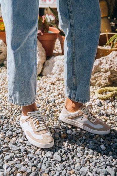Location Image of color Tan