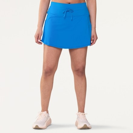 Model info: Height: 5' 6" | Waist: 28" | Inseam: 31" | Wearing size: M