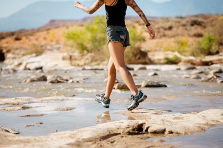 solomons womens hiking shoes
