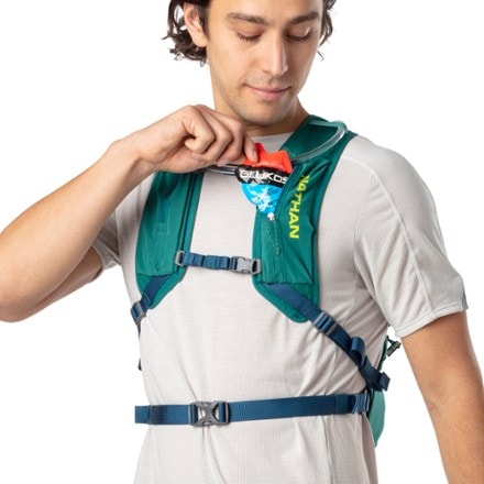 Nathan Crossover 10 L Hydration Vest 7