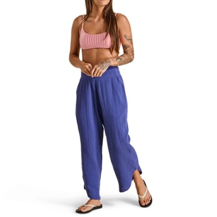 OluKai Lalahi Flip-Flops - Women's 4