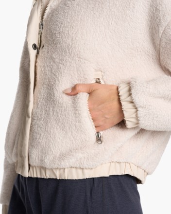 Vuori Cozy Sherpa Fleece Jacket - Women's 5