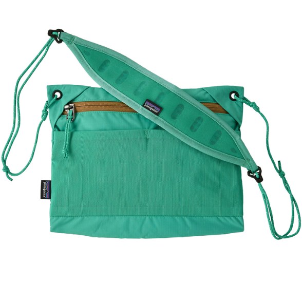 patagonia sling bag vintage Atom 8L (48262) Wind Rose North Ltd. Outfitters At a mere 340 g Patagonia Atom Sling Backpack (8L)