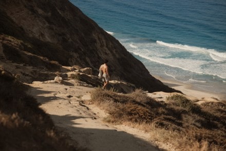 Location Image for Sea to Shore 2N1 6" Volley Shorts - Men's