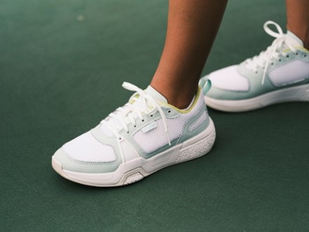 OluKai 'Anau Shoes - Women's 4