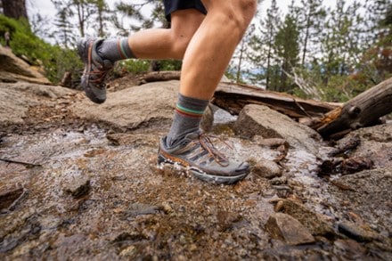 Swiftwick Flite XT Trail Mid-Crew Socks 1
