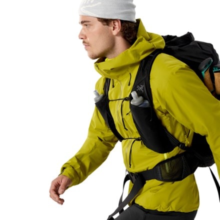 Arc'teryx Beta SL Jacket - Men's 8