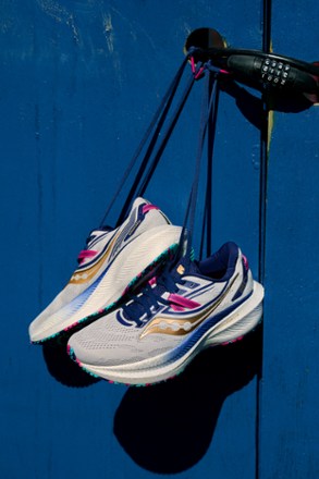 Saucony Triumph 20 Road-Running Shoes - Women's 5