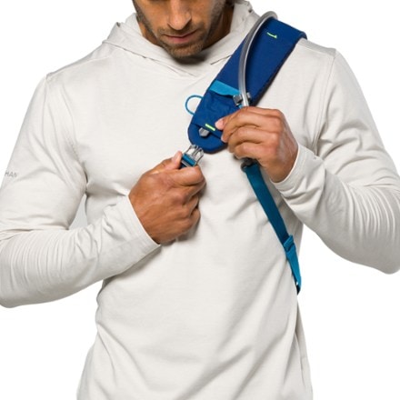 Nathan Limitless 6-Liter Sling Pack 3