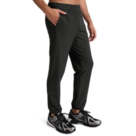 Beyond Yoga Train Joggers - Men's 2