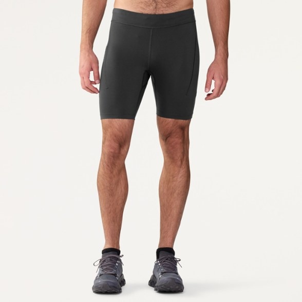 Model info: Height: 6'1" | Waist: 32 | Inseam: 32 | Wearing size: M