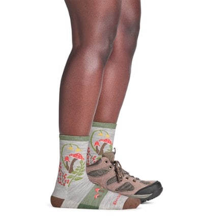 Darn Tough Mellow Mushrooms Micro Crew Lightweight Hiking Socks - Women's 2
