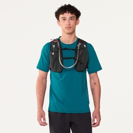 REI Co-op Swiftland 5 Hydration Vest - Men's 1