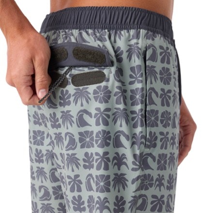 O'Neill Hermosa Elastic Waist 17" Swim Trunks - Men's 4
