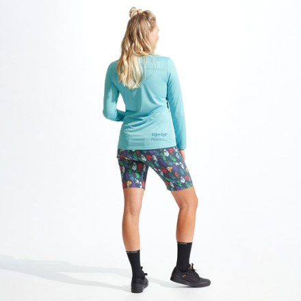 PEARL iZUMi Summit Shell Bike Shorts - Women's 5