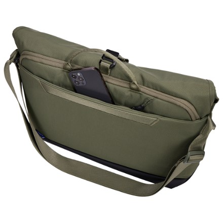 Thule Paramount 14 L Crossbody Bag 8
