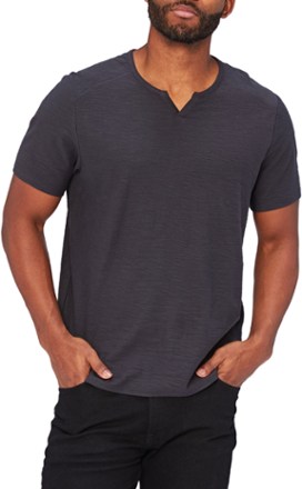 men notched neck solid shirt