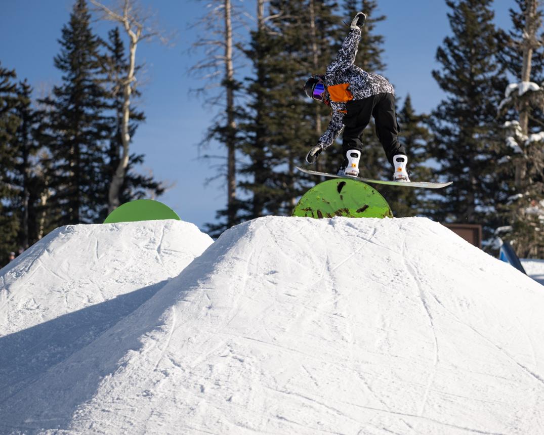 Location Image for Bolt Snowboard Bindings - Women's - 2024/2025