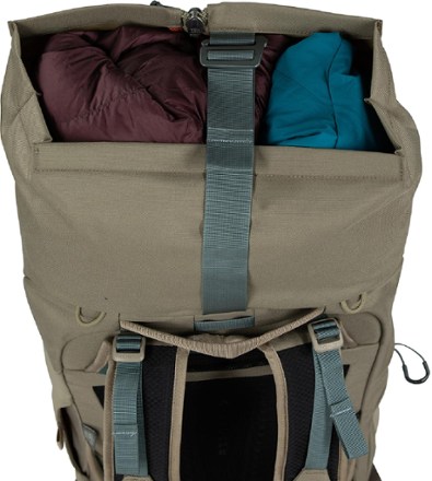 Osprey Metron 22 Roll-Top Pack 4