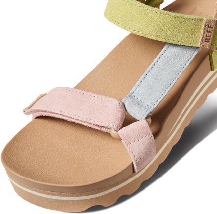 Reef Cushion Rem Hi Sandals - Women's 3