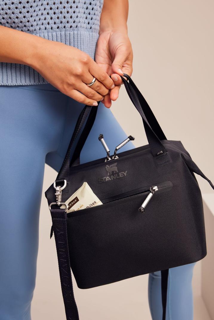 Location Image for The All Day Julienne Midi Cooler - 20 Cans/12 Qts.