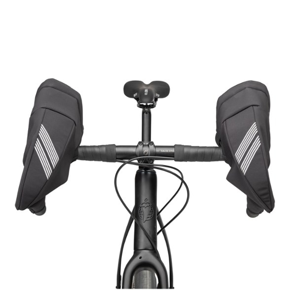 Product Image of color Black