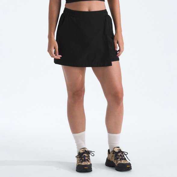 On Body Image of color Tnf Black