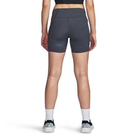 Janji Pace 5" Shorts - Women's 2