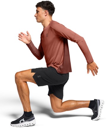 On Performance Hybrid 7.75" Shorts - Men's 4