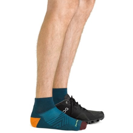 Darn Tough Run Quarter Cushioned Ultra-Lightweight Running Socks - Men's 2