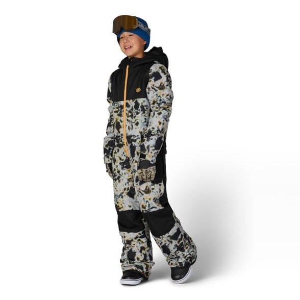 On Body Image of color Grey Tundra Colorblock