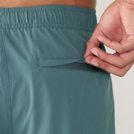 Vuori Kore 7.5" Shorts X1 - Men's 4