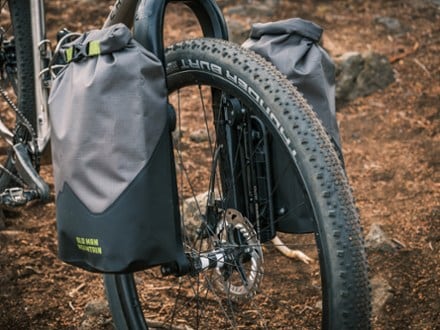 Old Man Mountain 7 L Hemlock Pannier Bags with FLiP Cages - Pair 5