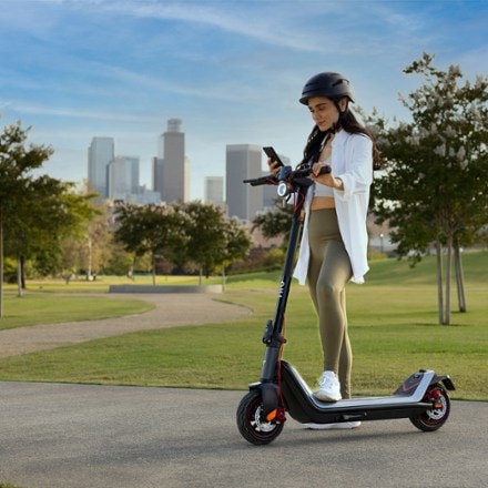 NIU KQi 3 Max Electric Kick Scooter 10