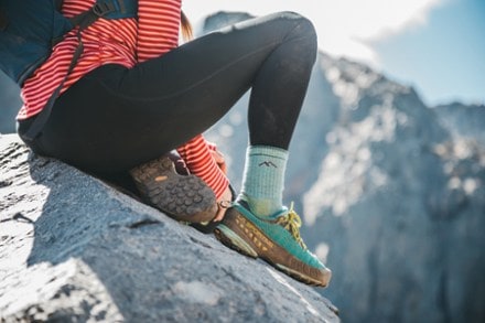 Darn Tough Hiker Micro Crew Cushion Socks - Women's 2