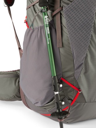 Gregory Facet 55 Pack - Women's Hydration port & tube routing (Sunset Grey)