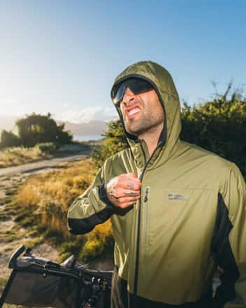 Mons Royale Diversion Merino Wind Cycling Jacket - Men's 3
