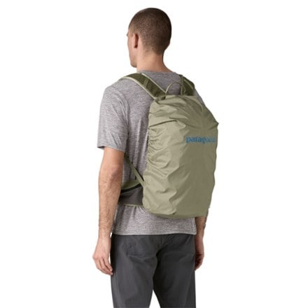 Patagonia Terravia Pack 22 L Included raincover