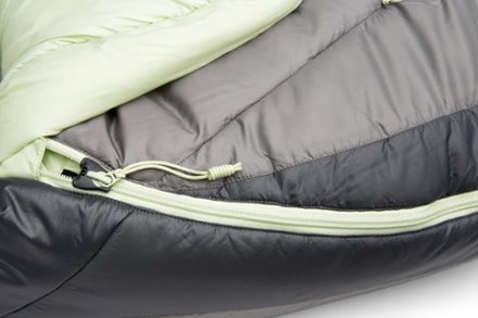NEMO Forte 35 Endless Promise Sleeping Bag - Women's Zipper detail (Plum Gray/Celadon)