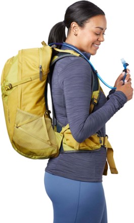 gregory backpack juno 22 24L H2O Women's Day Hiking/Backpacking Hydration Breathable Backpanel and Shoulder Harness, One Size Fits All, Laguna Blue : Sports & Outdoors Includes 3D Hydro quick Gregory Juno 20 Pack For
