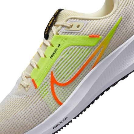 Nike Air Zoom Pegasus 40 Road-Running Shoes - Men's 5