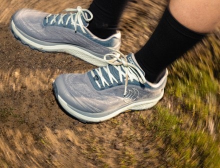 Topo Athletic Pursuit 2 Trail-Running Shoes - Women's 6