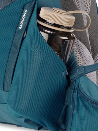 REI Co-op Traverse 60 Pack - Men's Water bottle pocket (water bottle not included)