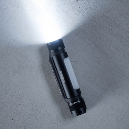 Nite Ize Radiant Rechargeable Utility Light 7