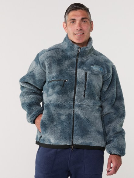 Model info: Height: 6'0" | Waist: 33" | Wearing size: M