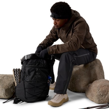 Arc'teryx Beta SL Jacket - Men's 8