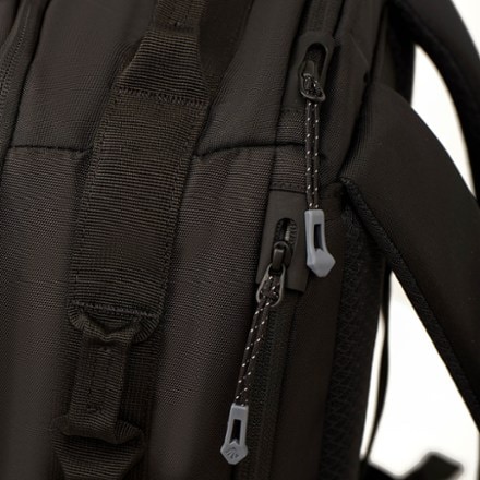 Eagle Creek Tour Lite Travel Pack - 28L 6