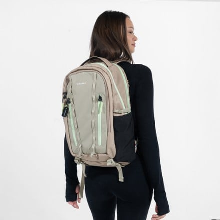 Sherpani Quest 20 L Pack 4