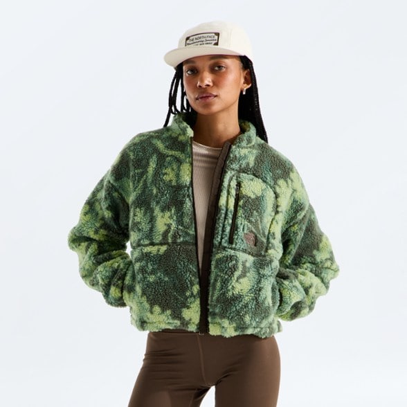 On Body Image of color Woodland Green Yosemite Oak