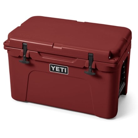 YETI Tundra 45 Cooler 1